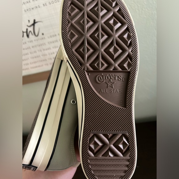 Men’s Chuck Taylor All Star Size 9 (or Women’s size 11) - Picture 6 of 6